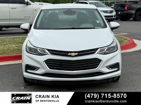Used 2017 Chevrolet Cruze Premier w/ Enhanced Convenience Package FWD image 2