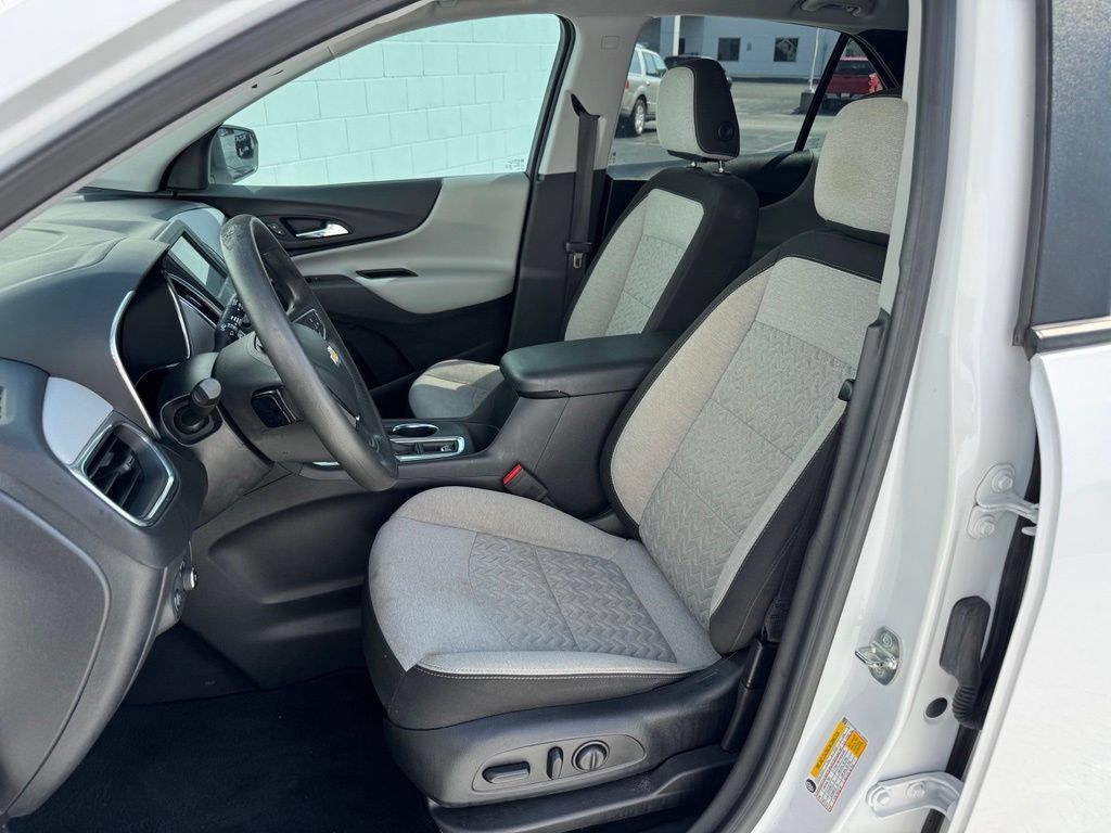 Used 2023 Chevrolet Equinox LS w/ LS Convenience Package FWD image 15