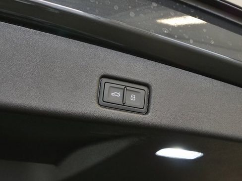 New 2025 Audi Q5 Prestige image 14