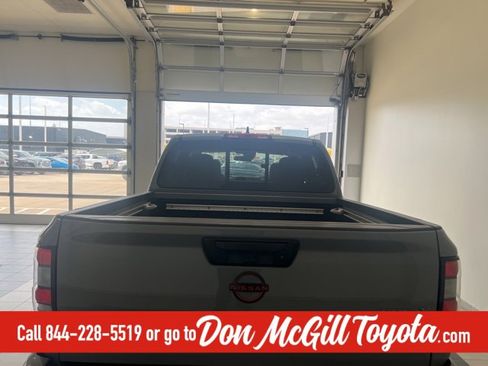 Used 2022 Nissan Frontier Pro-X image 11