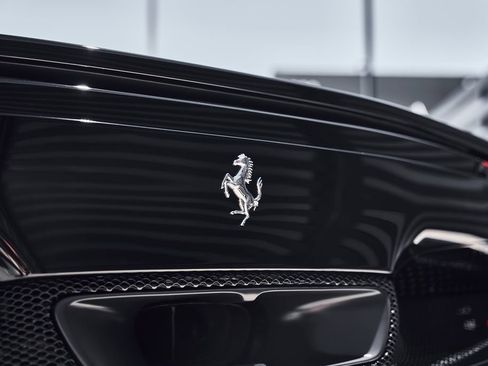 Used 2023 Ferrari 296 GTB RWD image 8