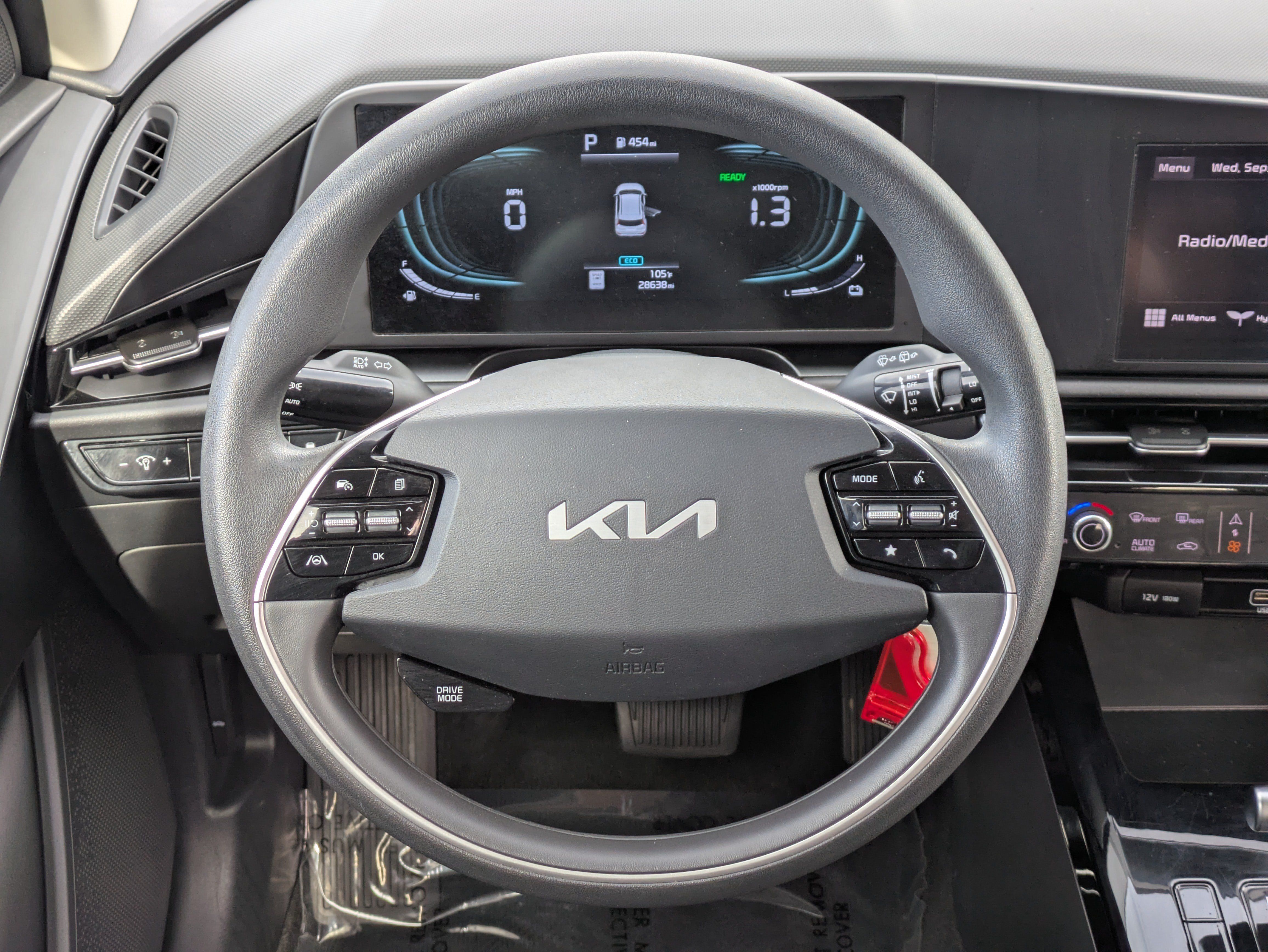 Certified 2025 Kia Niro LX FWD image 21