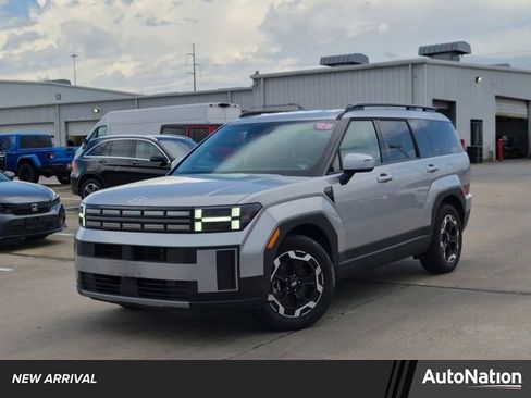 Used 2025 Hyundai Santa Fe SEL image 1