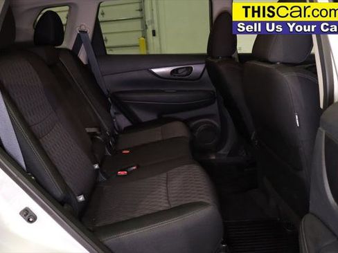 Used 2019 Nissan Rogue S image 20