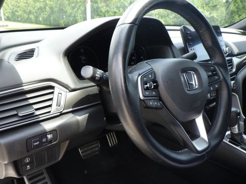 Used 2019 Honda Accord Sport image 10