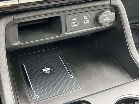 Used 2023 Honda Pilot Touring image 18