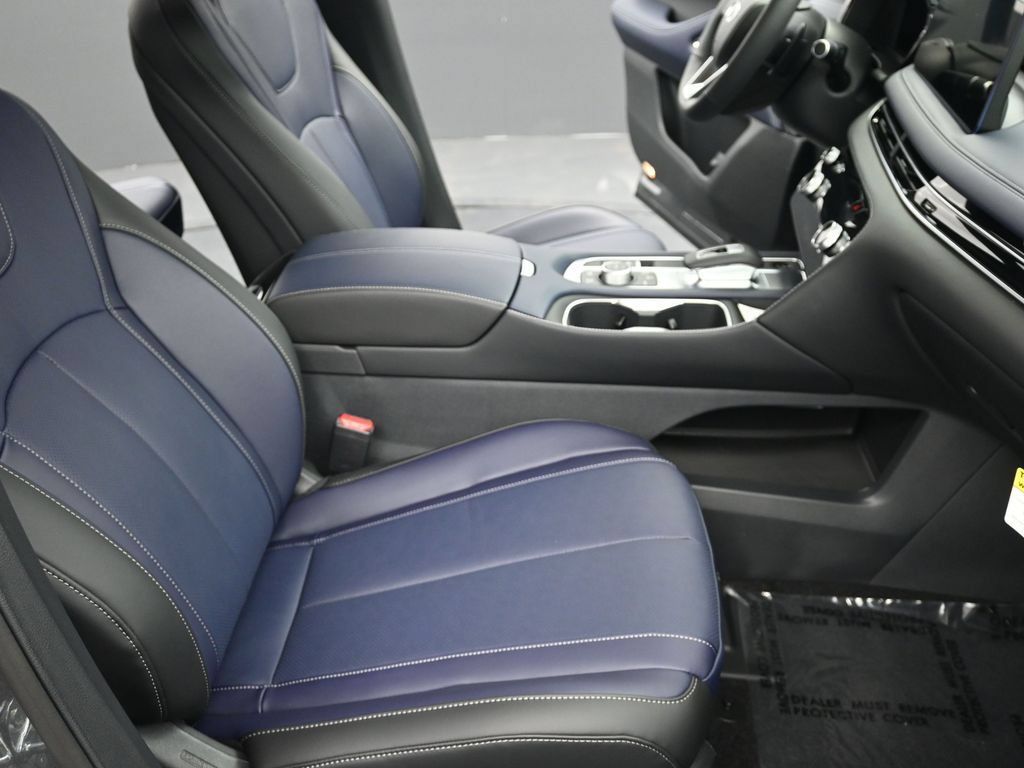 Certified 2026 INFINITI QX60 Sport w/ Dark Cargo Package AWD/4WD image 15