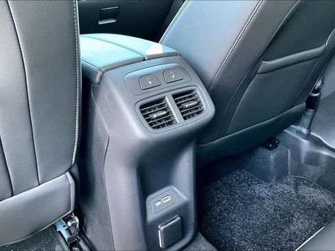 Used 2022 Buick Envision Avenir w/ Technology Package II AWD/4WD image 10