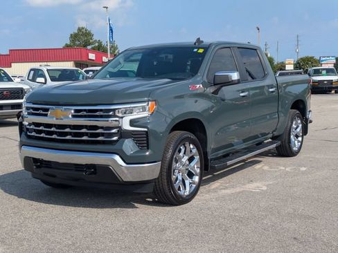 Used 2025 Chevrolet Silverado 1500 LT w/ Z71 Off-Road Package AWD/4WD image 6