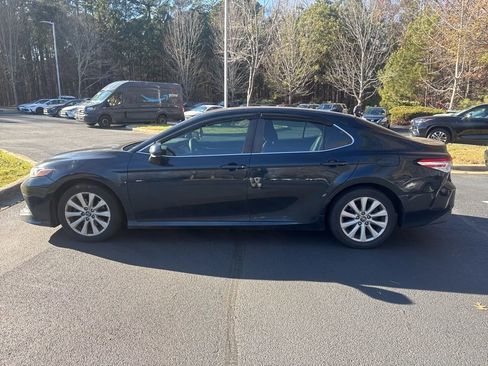 Used 2019 Toyota Camry LE image 13