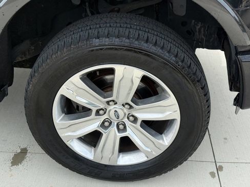 Used 2015 Ford F150 Platinum w/ Equipment Group 701A Luxury AWD/4WD image 5
