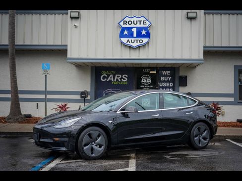 Used 2020 Tesla Model 3 Standard Range Plus RWD image 1