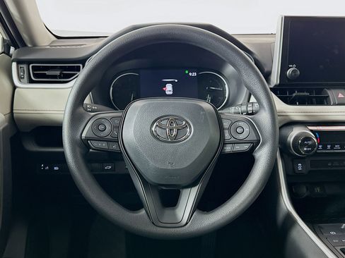 Used 2025 Toyota RAV4 XLE w/ Convenience Package FWD image 18