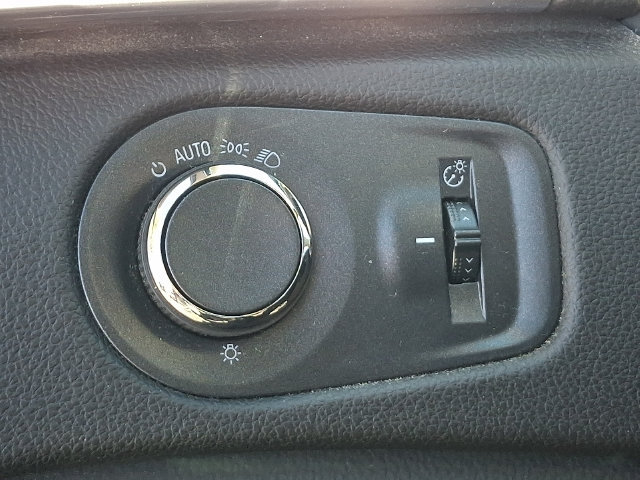 Used 2015 Cadillac SRX FWD image 8