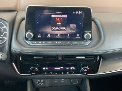 Used 2022 Nissan Rogue SV image 14