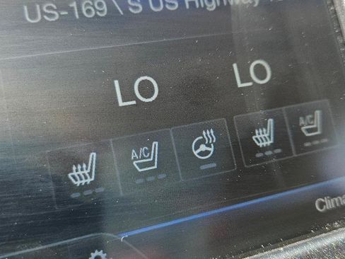 Used 2015 Lincoln MKZ w/ Equipment Group 102A Reserve FWD image 18