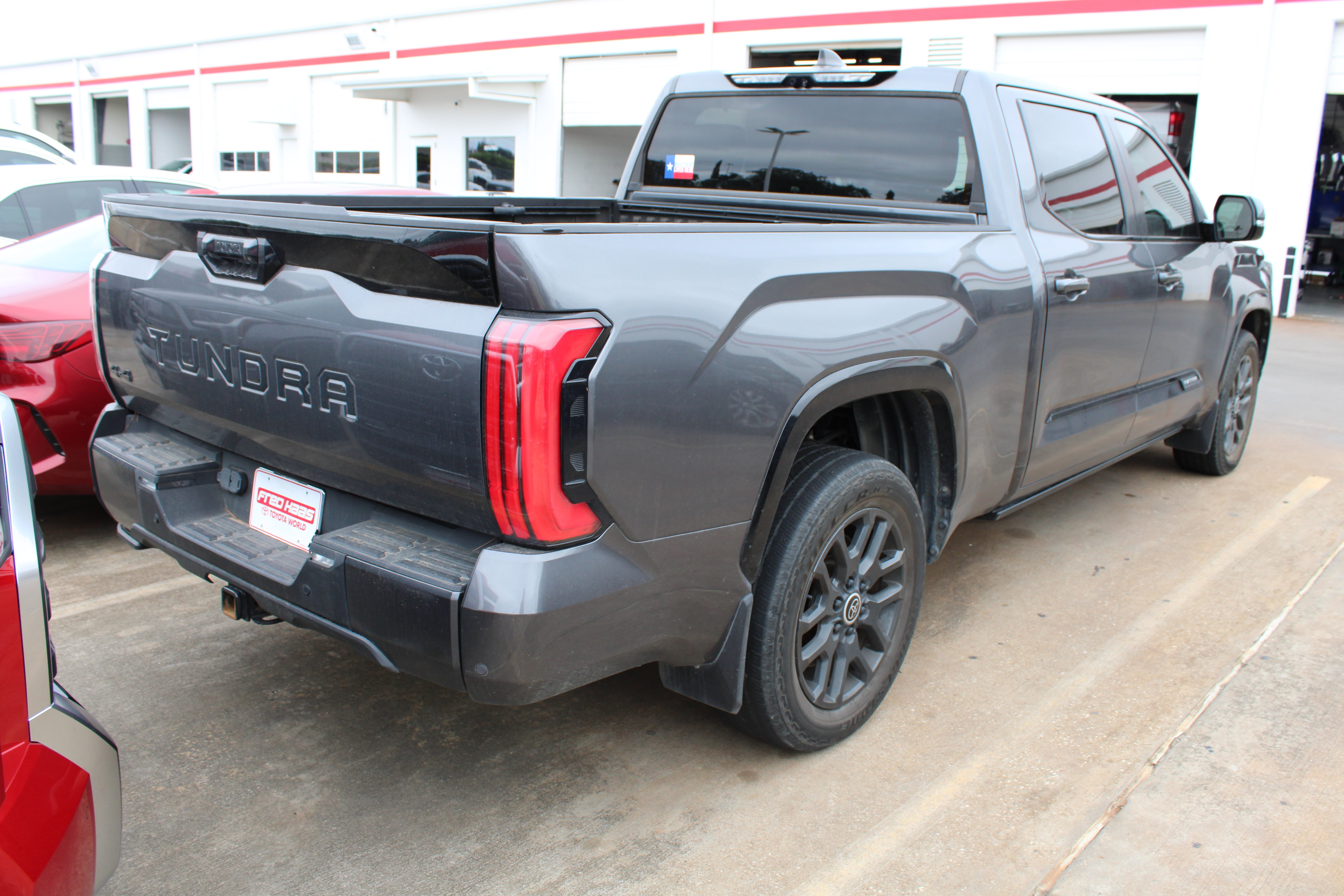 Used 2024 Toyota Tundra Platinum AWD/4WD image 10
