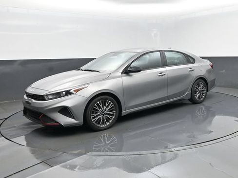 Used 2023 Kia Forte GT-Line FWD image 2
