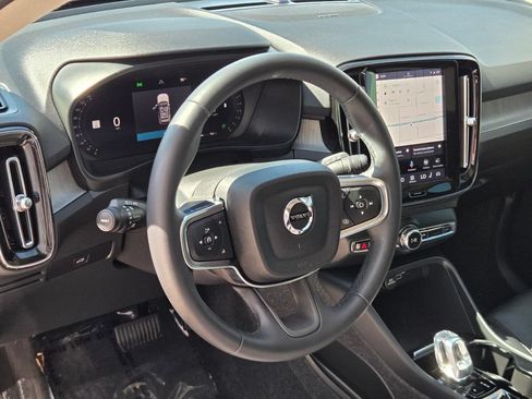 Used 2023 Volvo XC40 B5 Ultimate w/ Climate Package AWD/4WD image 24