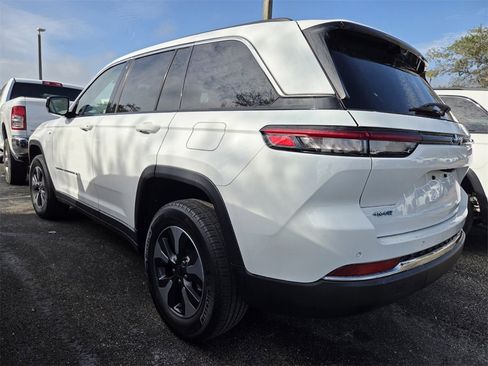 Used 2022 Jeep Grand Cherokee Limited 4xe w/ Luxury Tech Group II image 3