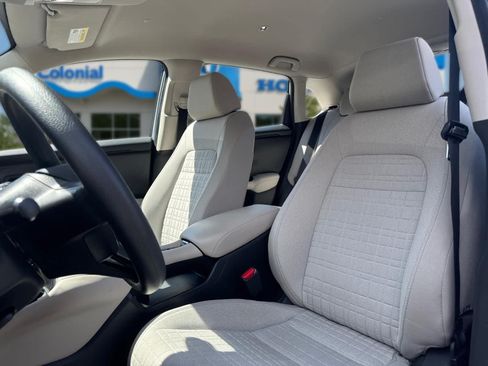 Used 2023 Honda HR-V LX image 14