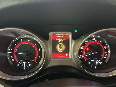 Used 2020 Dodge Journey SE w/ SE Popular Equipment Group FWD image 9