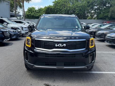 Used 2022 Kia Telluride EX w/ EX Premium Package FWD image 2