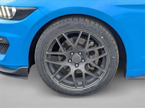 Used 2017 Ford Mustang Coupe image 14