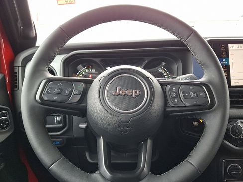 Certified 2025 Jeep Wrangler Willys image 21