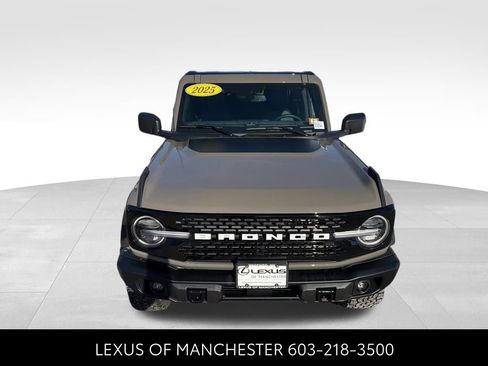 Used 2025 Ford Bronco Badlands image 2