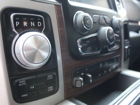 Used 2017 RAM 1500 Laramie w/ Convenience Group AWD/4WD image 31