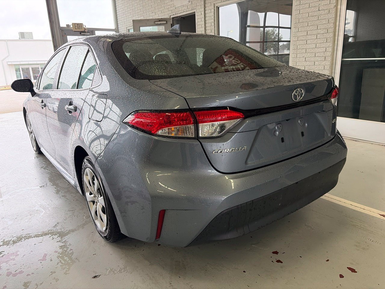 Used 2025 Toyota Corolla LE FWD image 6
