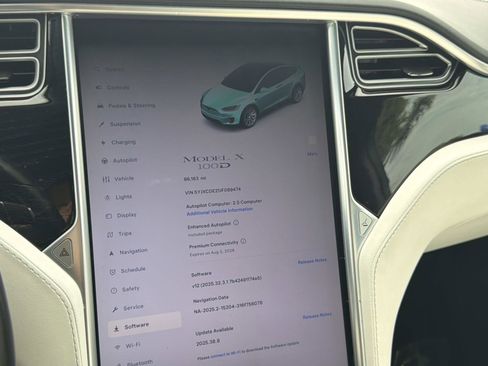 Used 2018 Tesla Model X 100D image 15