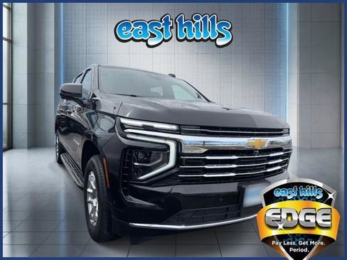 Certified 2025 Chevrolet Suburban LT image 1