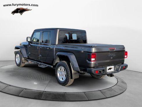 Used 2022 Jeep Gladiator Sport image 5
