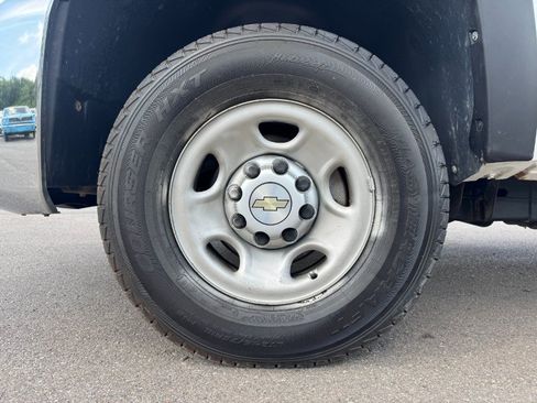 Used 2009 Chevrolet Silverado 2500 W/T AWD/4WD image 13