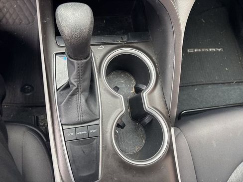 Used 2022 Toyota Camry LE image 17