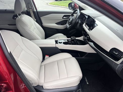 Certified 2023 Nissan Rogue SL w/ SL Premium Package AWD/4WD image 17