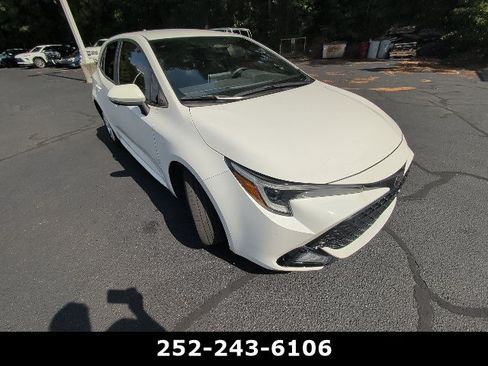 Used 2025 Toyota Corolla SE FWD image 8
