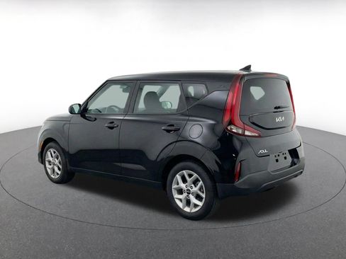 Used 2025 Kia Soul LX w/ LX Technology Package FWD image 7