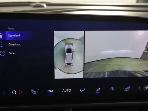 Used 2024 Chevrolet Equinox EV RS w/ LPO, Trailering Package image 41