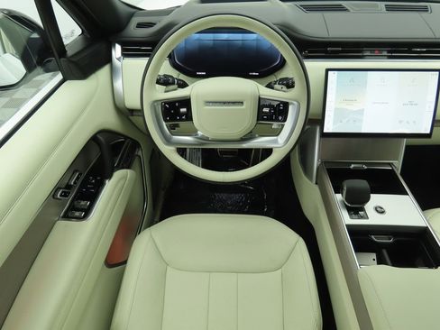 New 2025 Land Rover Range Rover Autobiography image 11