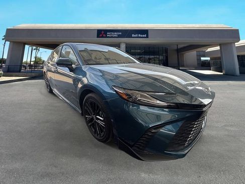 Used 2026 Toyota Camry SE FWD image 4