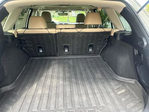 Used 2018 Subaru Outback 2.5i Limited AWD/4WD image 8