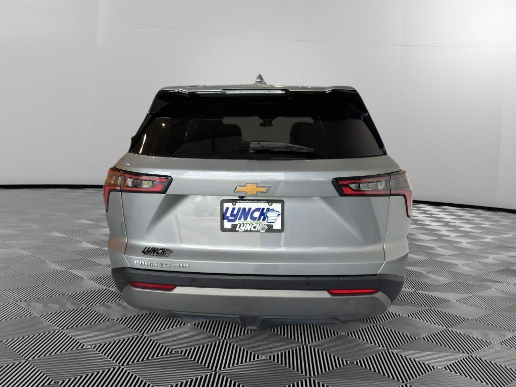 Used 2026 Chevrolet Equinox LT AWD/4WD image 3