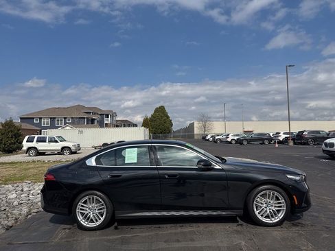 Used 2024 BMW 530i image 6