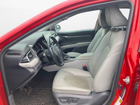 Used 2021 Toyota Camry SE FWD image 10