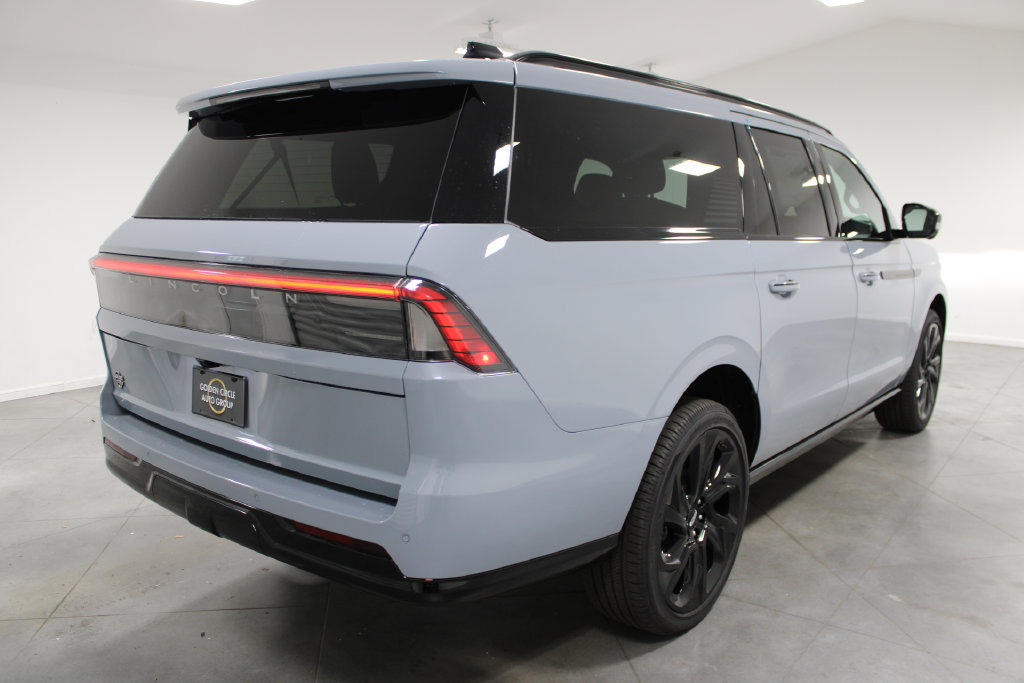 New 2027 Lincoln Navigator L Reserve w/ Jet Appearance Package AWD/4WD image 8