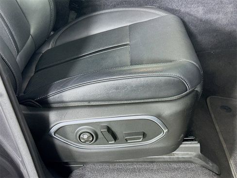 Used 2024 Jeep Wagoneer Series II w/ Flexible Seating Group image 23