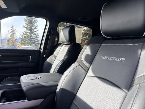 New 2025 RAM 3500 Laramie AWD/4WD image 21